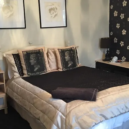 The Wellington 3*
